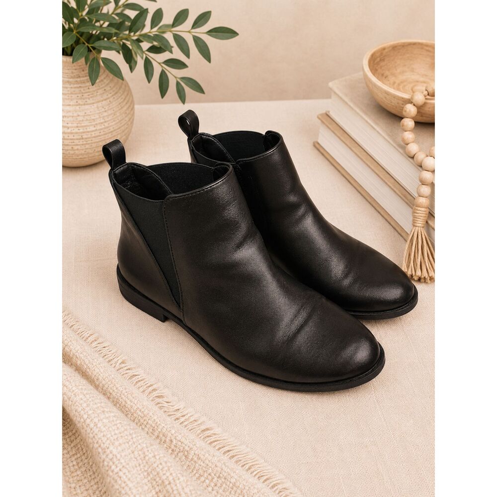 Max Muxum Black Ankle Boots Women’s 9 Chelsea Pull On Low Heel Comfort